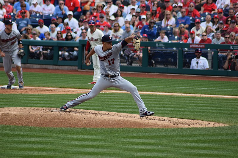 800px-Jose_Berrios_2019_(2)